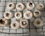 Foto del paso 3 de la receta: Champiñones rellenos de atún