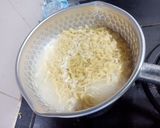 Foto langkah ke 1 dari resep Omlet Mie Telur.