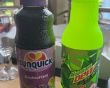 Gambar langkah 1 resipi Blackcurrant Soda.