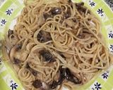 Foto del paso 3 de la receta: Pasta cremosa con portobello y hongo de pino