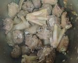 Hình bước làm 2 của món Canh vịt nấu sấu