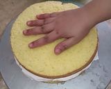 A picture of step 5 of Fresh cocktail cake.