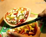 Foto del paso 7 de la receta: Gelatina con frutas encapsuladas en una sandía