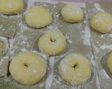 Foto langkah ke 5 dari resep Donat susu Dancow.