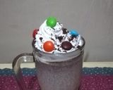 A picture of step 4 of Cookies and cream milk Shake.
