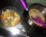 Foto langkah ke 7 dari resep Sop ayam sayur.