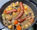 Une image de l'étape 27 de Potée aux saucisses fumées, lard et légumes.