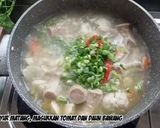 Foto langkah ke 4 dari resep Sup sosis bakso.