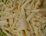 Hình bước làm 1 của món Măng tươi xào tôm