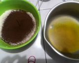Foto langkah ke 2 dari resep Kue ulang tahun brownies kukus lapis coklat leleh irit bahan.