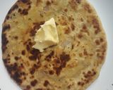 A picture of step 6 of Aaloo paratha.