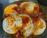 Foto langkah ke 5 dari resep Telur Ceplok Kuah Kecap.
