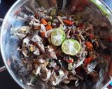 Foto langkah ke 5 dari resep Tongkol Suwir Sambal Matah.