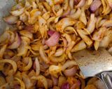 A picture of step 2 of Masala pyaaz.