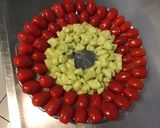 Une image de l'étape 7 de Salade de tomates cerises, concombre,câpres italiennes et basilic en fleur.