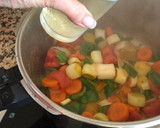 Foto del paso 3 de la receta: Codillo guisado con puré de patatas