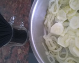 Foto del paso 4 de la receta: Espaguetis negros con gulas, champiñones y gambas