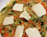 Foto del paso 3 de la receta: Explosión de verduras: frittata con ensalada 🥕🥒🥬🥚🧀