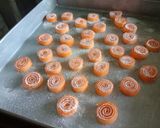 Foto langkah ke 4 dari resep Permen jelly gulung.