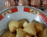 Foto langkah ke 4 dari resep Sayur Sop dan Perkedel Kentang.
