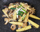 玉米筍炒鮮菇蝦仁的食譜步驟3照片