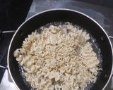 મેગી પીઝા (Maggi Pizza Recipe in Gujarati) રેસીપી સ્ટેપ2ફોટો