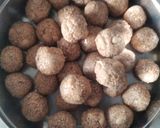 A picture of step 7 of Til Gud Laddu.