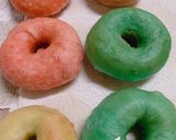 รูปขั้นตอนการทำที่ 6 ของ โดนัทสีพลาสเทล 🍩💕💚💛💙