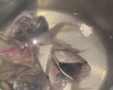 A picture of step 2 of Miso soup made with Fish head.