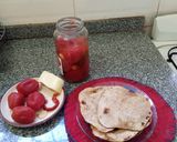 Foto del paso 1 de la receta: Pan chapatí con tomates perita condimetados