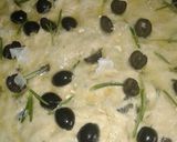 Foto del paso 3 de la receta Focaccia de aceitunas negras y romero