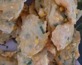 Foto langkah ke 4 dari resep 030. Bakwan jagung.