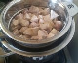A picture of step 1 of Arrowroot curry.