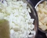 A picture of step 1 of Aloo cabbage.