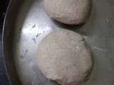 मिक्स धान्याची भाकरी(बेरड्याची) (Mix Dhanyachi Bhakri Recipe In Marathi)