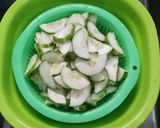 Foto langkah ke 2 dari resep Tumis Timun Telur.
