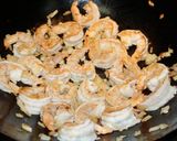 Foto del paso 2 de la receta: Camarones salteados con brócoli y salsa de ostra