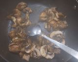 A picture of step 1 of Caramelized mushroom soup.