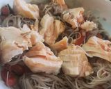 Foto del paso 6 de la receta: Salmón con salteado de verduras tipo chapsui! Fácil y rico!
