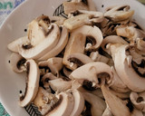 Foto del paso 1 de la receta: Hojaldres de champiñones y queso