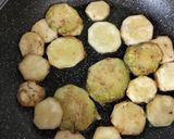 Foto del paso 2 de la receta: Lasaña de berenjena y filetes de pavo