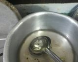 A picture of step 1 of Suji keser halwa.