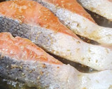 Foto del paso 3 de la receta: Arroz blanco con verduras y salmón