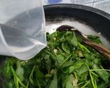 Foto langkah ke 3 dari resep Cah Kangkung Sederhana.