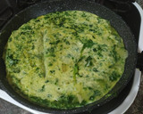Foto del paso 8 de la receta: Tortilla de patatas cebolla caramelizada y espinacas