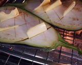 Foto del paso 2 de la receta Berenjena asada al horno rellena de atún y queso