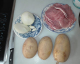 Foto del paso 1 de la receta: Cinta lomo de cerdo guisado con patatas
