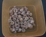Foto langkah ke 1 dari resep Nasi liwet Cumi Asin Simpel.