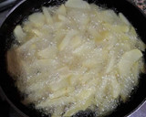 Foto del paso 3 de la receta: Pinchitos de pechuga de pollo con patatas fritas y doble marinad