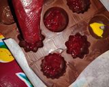 Foto del paso 3 de la receta: Bombones de chocolate con relleno de fresa